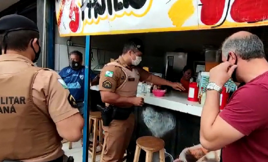 A conceituada avenida Saul Elkind, na zona norte de Londrina, é o principal eixo comercial da cidade mais distante da região central, e além de ser exemplo de estrutura para atender as necessidades dos moradores também se tornou o berço de uma modalidade de policiamento para melhorar a segurança pública do local