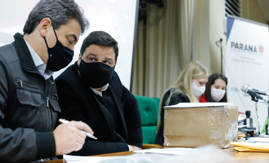 Abertura de envelopes conservação rodovias Noroeste.
Foto: Rodrigo Felix