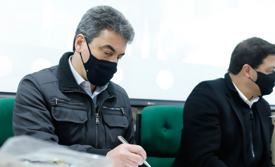 Abertura de envelopes conservação rodovias Noroeste.
Foto: Rodrigo Felix