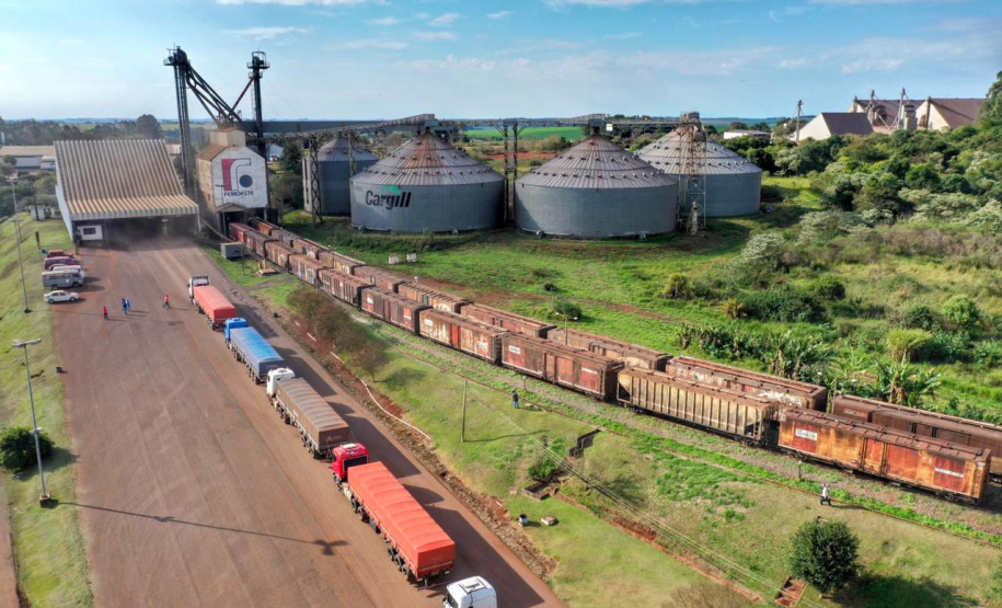 O balanço operacional da Ferroeste (Estrada de Ferro Paraná S/A) dos primeiros cinco meses do ano indica que a empresa deve manter o bom desempenho registrado em 2019 e 2020, com os primeiros resultados positivos de sua história. Curitiba, 02/07/2021 - Foto: Alessandro Vieira/AEN