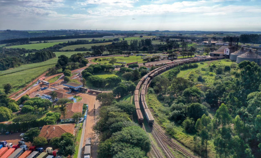 O balanço operacional da Ferroeste (Estrada de Ferro Paraná S/A) dos primeiros cinco meses do ano indica que a empresa deve manter o bom desempenho registrado em 2019 e 2020, com os primeiros resultados positivos de sua história. Curitiba, 02/07/2021 - Foto: Alessandro Vieira/AEN