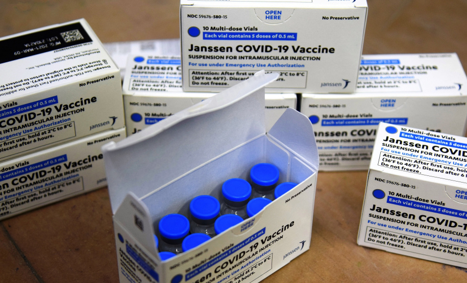 Paraná receberá mais 233.150 vacinas da Janssen; pacotão desse lote ultrapassa 900 mil doses
Foto: Américo Antonio/Sesa