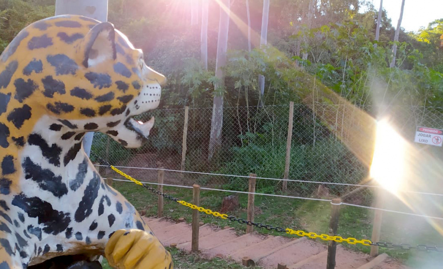 ARARUNA - O projeto Parques Urbanos do Paraná é o maior do Brasil, afirmou o secretário estadual do Desenvolvimento Sustentável e do Turismo, Márcio Nunes. Ele esteve nesta semana na região Noroeste para acompanhar as obras de quatro Parques Urbanos. São áreas de fundo de vale que serão recuperadas e reaproveitadas como espaços de lazer e turismo aos moradores, aliado à preservação ambiental. - 02/07/2021 - Foto: Divulgação SEDEST