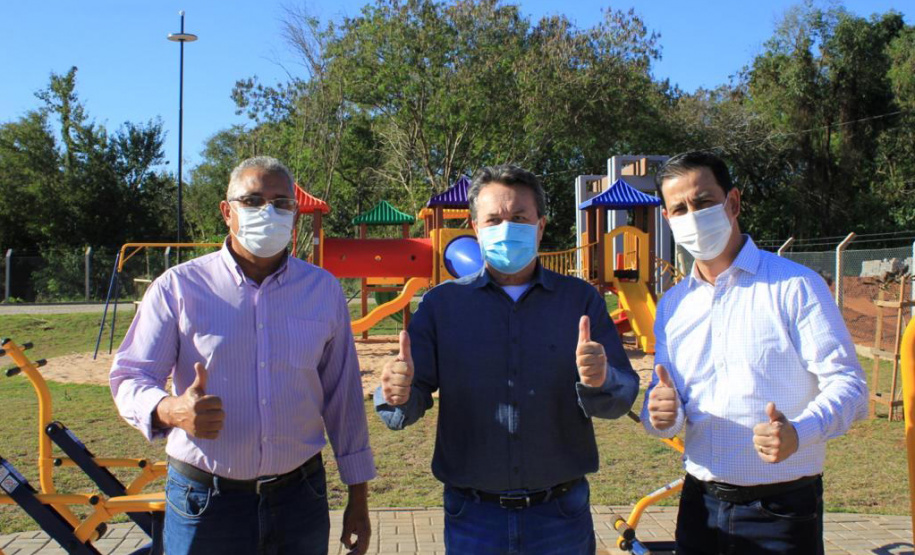 JUSSARA - O projeto Parques Urbanos do Paraná é o maior do Brasil, afirmou o secretário estadual do Desenvolvimento Sustentável e do Turismo, Márcio Nunes. Ele esteve nesta semana na região Noroeste para acompanhar as obras de quatro Parques Urbanos. São áreas de fundo de vale que serão recuperadas e reaproveitadas como espaços de lazer e turismo aos moradores, aliado à preservação ambiental. - 02/07/2021 - Foto: Divulgação SEDEST