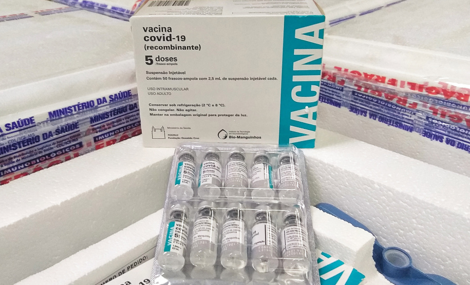 Chegada de vacina AstraZeneca/Fiocruz/Oxford  - Curitiba, 03/07/2021  -   Foto Gilson Abreu/AEN