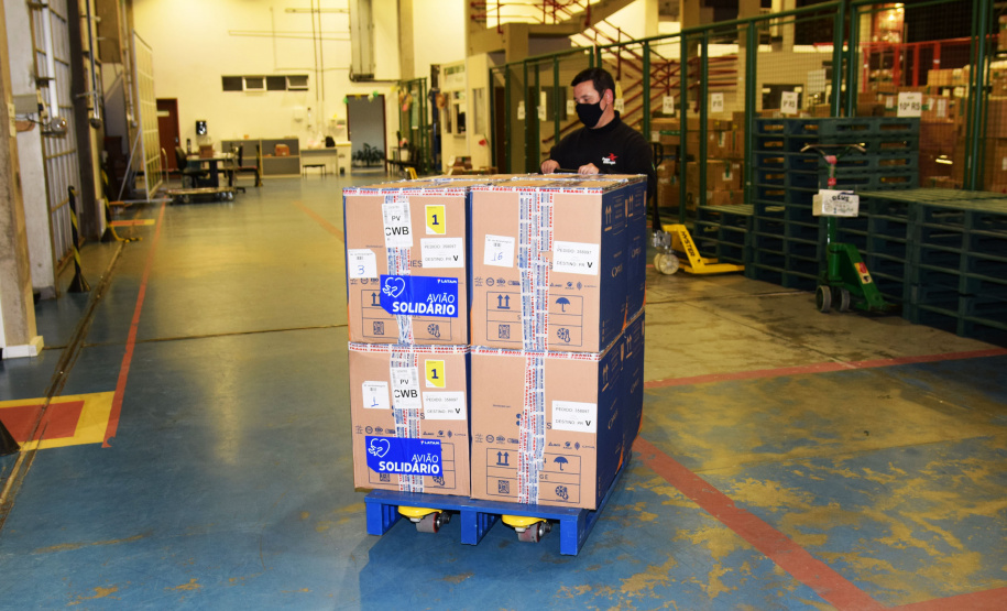 PFIZER - Chegada de vacinas Pfizer/BioNTech, que chegaram ao Estado na noite desta sexta-feira (2),  -  Curitiba, 02/07/2021  -  Foto: Américo Antonio/SESA