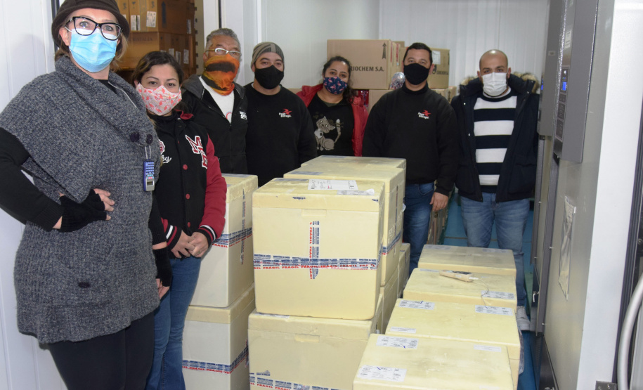 PFIZER - Chegada de vacinas Pfizer/BioNTech, que chegaram ao Estado na noite desta sexta-feira (2),  -  Curitiba, 02/07/2021  -  Foto: Américo Antonio/SESA