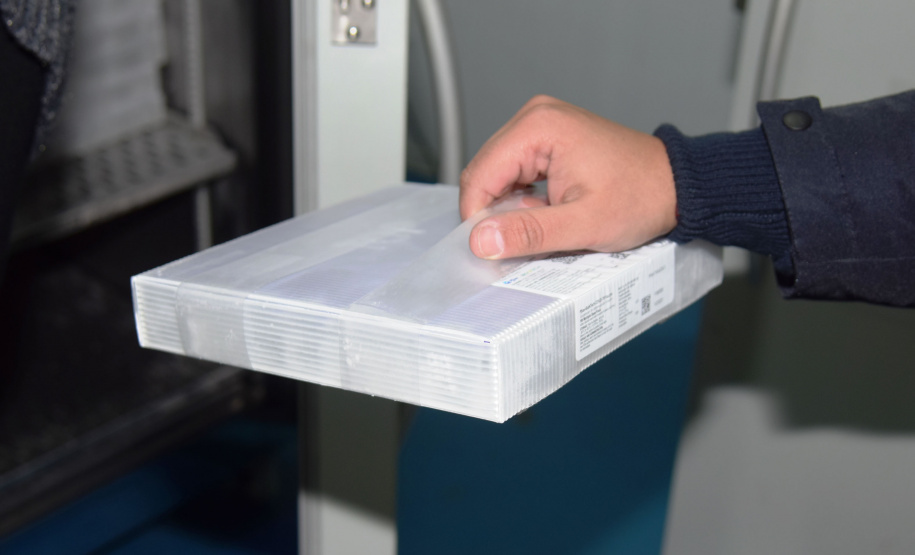 PFIZER - Chegada de vacinas Pfizer/BioNTech, que chegaram ao Estado na noite desta sexta-feira (2),  -  Curitiba, 02/07/2021  -  Foto: Américo Antonio/SESA