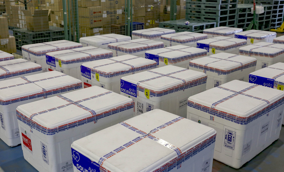 - Chegada de vacina da Janssen  -  Curitiba, 03/07/2021   -  Foto: Gilson Abreu/AEN