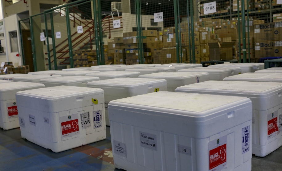 - Chegada de vacina da Janssen  -  Curitiba, 03/07/2021   -  Foto: Gilson Abreu/AEN