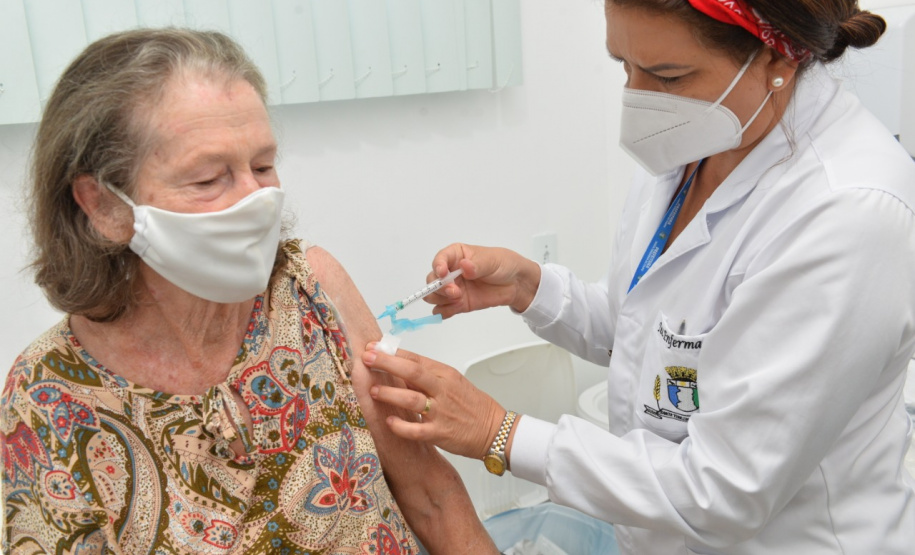 Mais de 1 milhão de pessoas foram vacinadas contra a Covid-19 aos finais de semana no Paraná
Foto: SESA/Regionais de Saúde