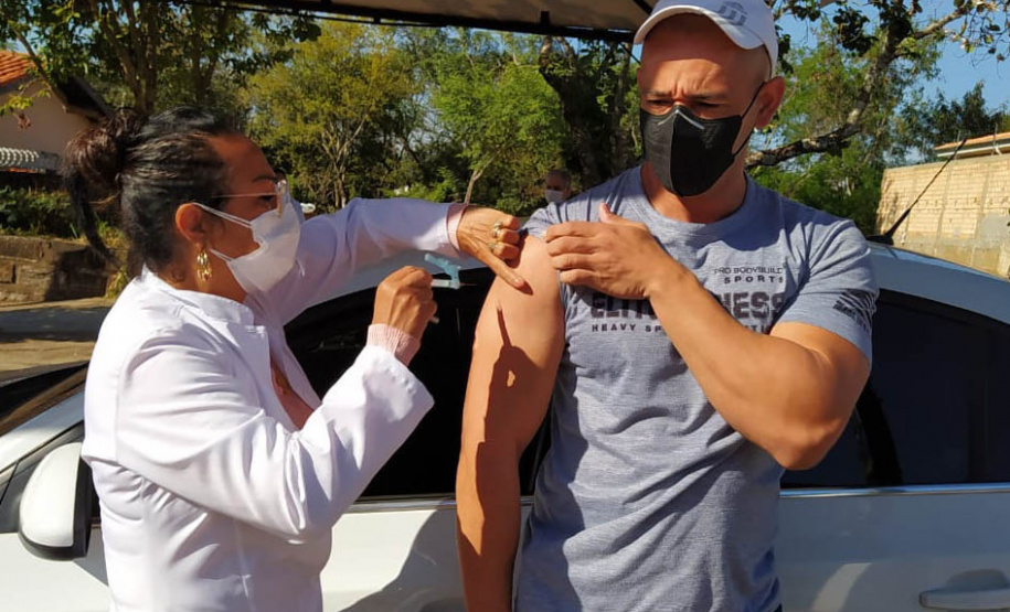 Mais de 1 milhão de pessoas foram vacinadas contra a Covid-19 aos finais de semana no Paraná
Foto: SESA/Regionais de Saúde