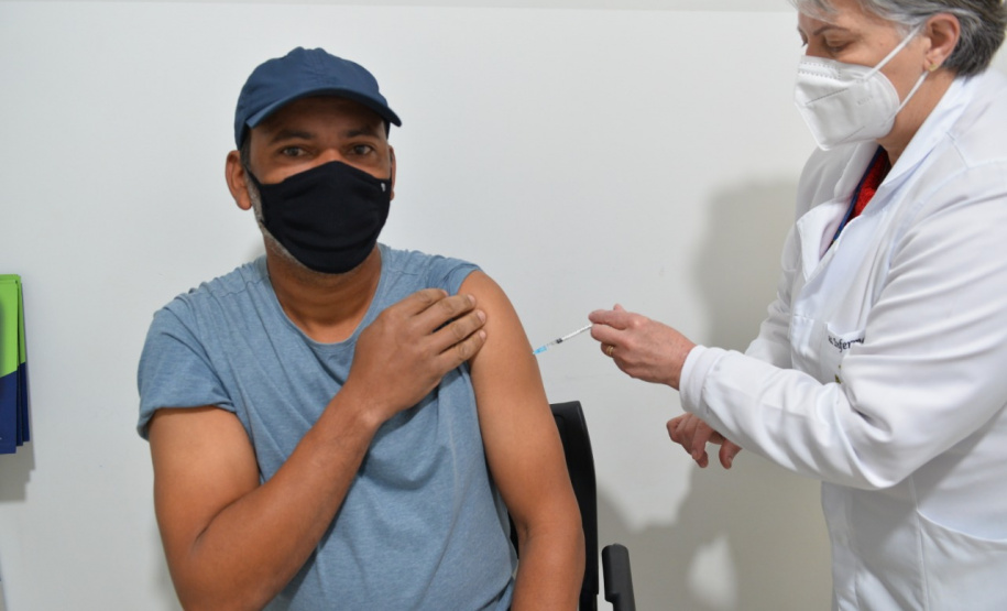 Mais de 1 milhão de pessoas foram vacinadas contra a Covid-19 aos finais de semana no Paraná
Foto: SESA/Regionais de SaúdeSA