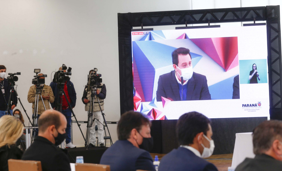 O Governo do Estado vai ampliar em 10% o investimento na educação especial do Paraná. O novo acordo, assinado nesta terça-feira (6) pelo governador Carlos Massa Ratinho Junior, em cerimônia no Palácio Iguaçu, prevê investimentos de R$ 432,3 milhões no ciclo que começa no próximo dia 1º de agosto e vai até o fim de janeiro de 2023. Foto: Jonathan Campos/AEN