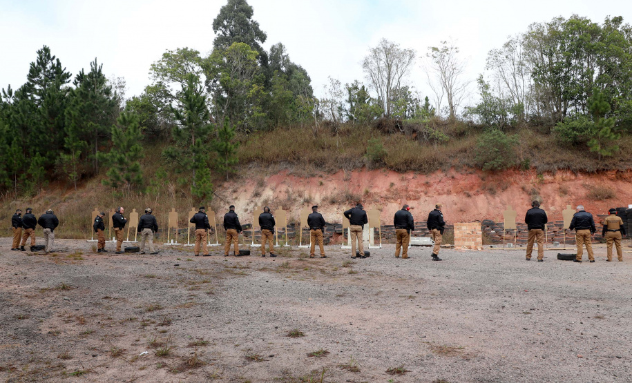Academia Policial Militar ministra curso de aperfeiçoamento para 60 oficiais da PMPR.
Foto: Ari Dias/AEN