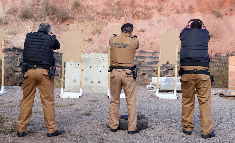 Academia Policial Militar ministra curso de aperfeiçoamento para 60 oficiais da PMPR.
Foto: Ari Dias/AEN