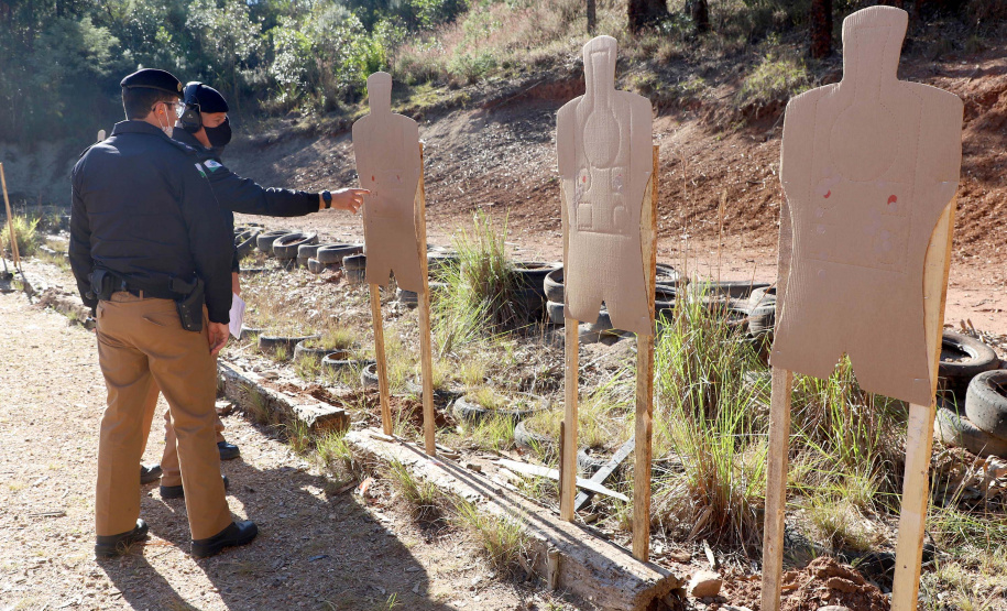 Academia Policial Militar ministra curso de aperfeiçoamento para 60 oficiais da PMPR.
Foto: Ari Dias/AEN