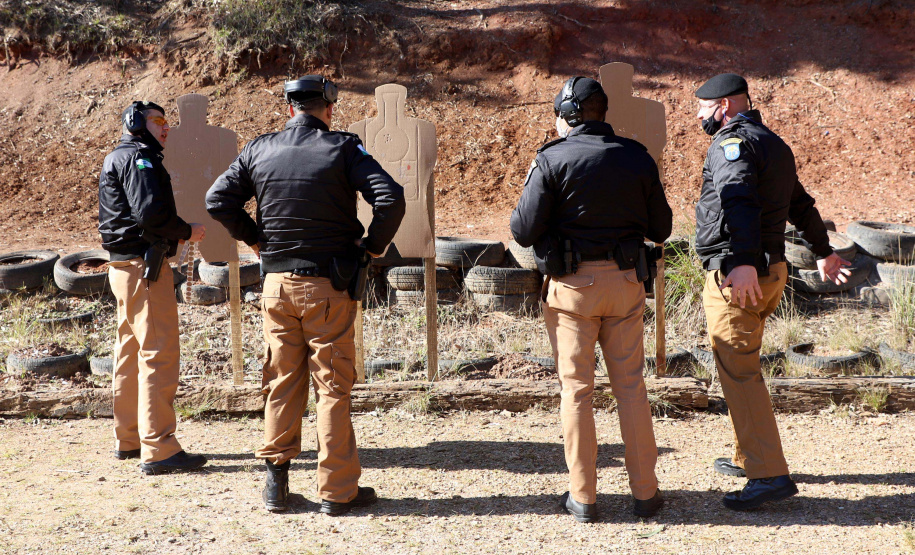 Academia Policial Militar ministra curso de aperfeiçoamento para 60 oficiais da PMPR.
Foto: Ari Dias/AEN