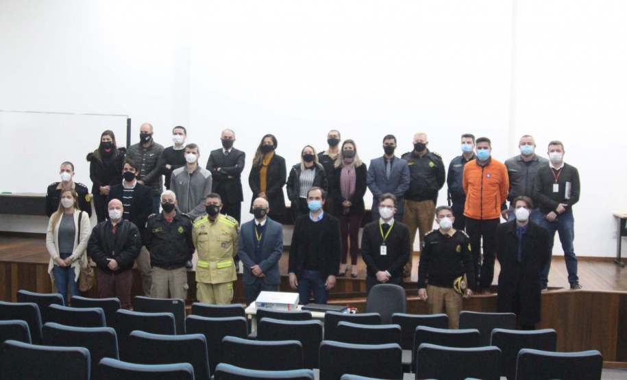 Integrantes do Ministério da Justiça fazem visita técnica na Polícia Científica do Paraná e discutem procedimentos sobre cadeia de custódia
Foto:SESP/PR