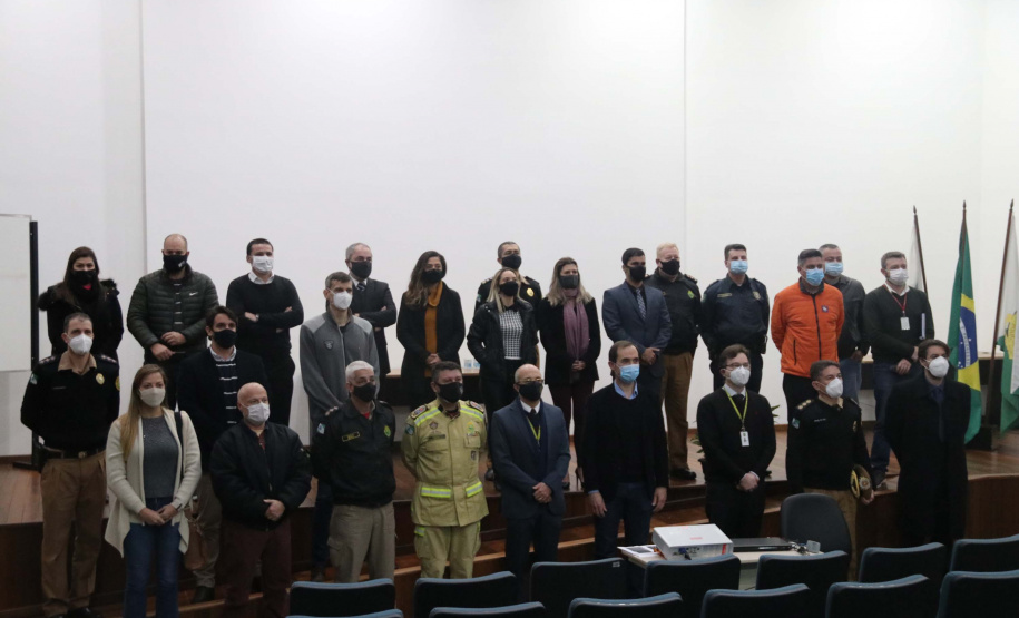 Integrantes do Ministério da Justiça fazem visita técnica na Polícia Científica do Paraná e discutem procedimentos sobre cadeia de custódia
Foto:SESP/PR