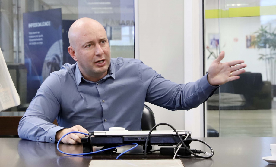 A Portos do Paraná recebeu nesta quarta-feira (7) uma comitiva de empresários asiáticos interessados em conhecer os diferenciais do Porto de Paranaguá, em relação a outros portos, no embarque de açúcar ensacado