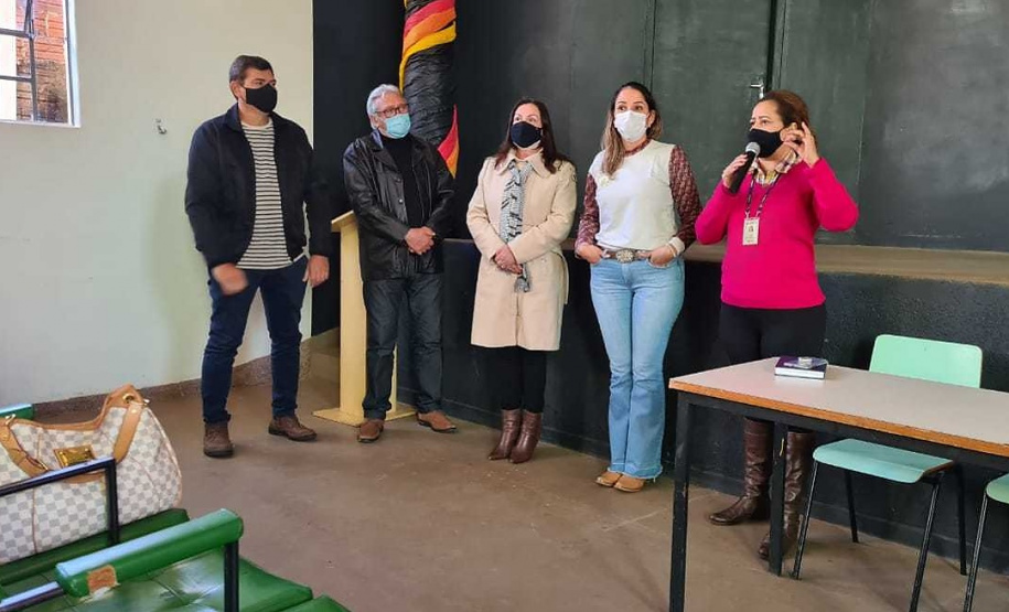 A obra de construção de 32 casas populares aproxima-se da conclusão em Flórida, cidade da região Noroeste do Estado. Com um investimento de R$ 2 milhões do Governo do Paraná, o empreendimento deve ser concluído e entregue aos beneficiários nas próximas semanas.
Foto: Jaime Dallagnol/Cohapar