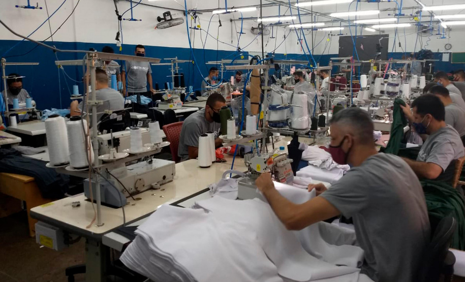 Paraná tem 7,3 mil presos trabalhando e é destaque nacional nesse segmento
Foto: SESP-PR