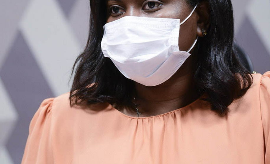 Vilma da Conceição Pinto, assessora de apenas 31 anos da Secretaria de Estado da Fazenda, foi eleita nesta quarta-feira (7) pelo plenário do Senado Federal para exercer o cargo de diretora da Instituição Fiscal Independente (IFI), vinculada à Casa Legislativa, e se torna a primeira mulher negra a ocupar tal função. Ela deve deixar o cargo nos próximos dias e, como diretora, pretende contribuir com a discussão nacional da retomada da economia. - Curitiba, 08/07/2021 - Foto: Bianca Gens/FGV