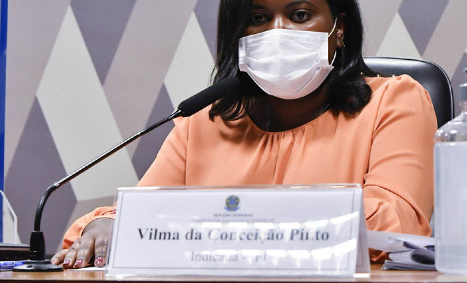 Vilma da Conceição Pinto, assessora de apenas 31 anos da Secretaria de Estado da Fazenda, foi eleita nesta quarta-feira (7) pelo plenário do Senado Federal para exercer o cargo de diretora da Instituição Fiscal Independente (IFI), vinculada à Casa Legislativa, e se torna a primeira mulher negra a ocupar tal função. Ela deve deixar o cargo nos próximos dias e, como diretora, pretende contribuir com a discussão nacional da retomada da economia. - Curitiba, 08/07/2021 - Foto: Bianca Gens/FGV