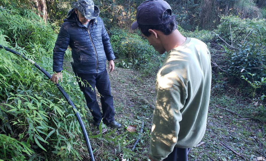 A empresa pública Portos do Paraná, através de seu programa de Educação Ambiental, em parceria com a Prefeitura de Paranaguá, começou a implantação da segunda fase do projeto de readequação dos microssistemas de abastecimento de água nas comunidades ilhadas da baía de Paranaguá, que estão na área de influência do porto.  -  Paranaguá, 08/07/2021  -  Foto: Pier Paolo/Portos do Paraná
