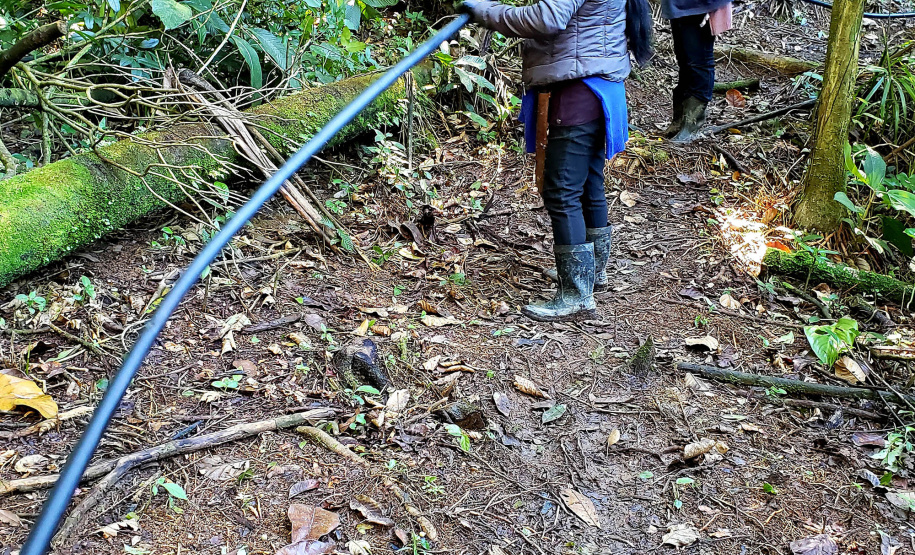A empresa pública Portos do Paraná, através de seu programa de Educação Ambiental, em parceria com a Prefeitura de Paranaguá, começou a implantação da segunda fase do projeto de readequação dos microssistemas de abastecimento de água nas comunidades ilhadas da baía de Paranaguá, que estão na área de influência do porto.  -  Paranaguá, 08/07/2021  -  Foto: Pier Paolo/Portos do Paraná