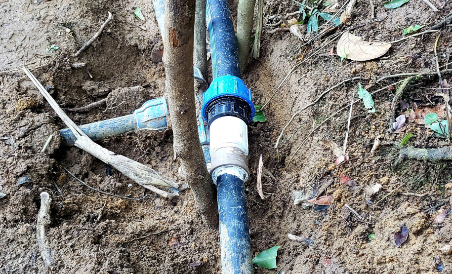 A empresa pública Portos do Paraná, através de seu programa de Educação Ambiental, em parceria com a Prefeitura de Paranaguá, começou a implantação da segunda fase do projeto de readequação dos microssistemas de abastecimento de água nas comunidades ilhadas da baía de Paranaguá, que estão na área de influência do porto.  -  Paranaguá, 08/07/2021  -  Foto: Pier Paolo/Portos do Paraná