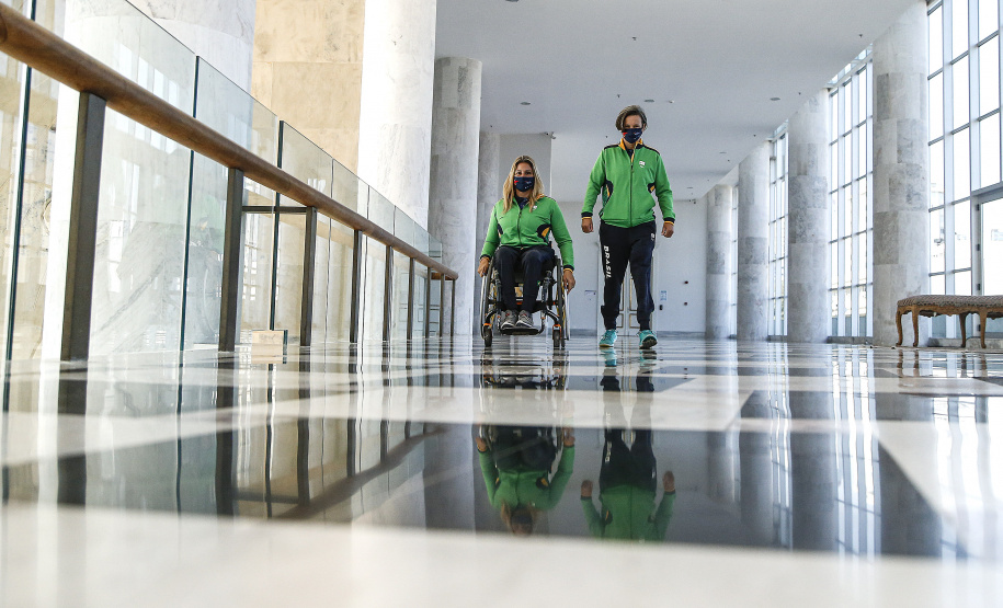 Governador Carlos Massa Ratinho Junior durante solenidade de lançamento nesta quinta-feira (08) no Palácio Iguaçu da campanha Torcida Paraná em Tóquio. O Estado terá a maior delegação de atletas da história do Paraná está na fase final de preparação para os Jogos Olímpicos e Paralímpicos Tóquio-2020 com 35 atletas.  -  Curitiba, 08/07/2021  -  Foto: Jonathan Campos/AEN