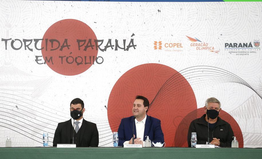 Governador Carlos Massa Ratinho Junior durante solenidade de lançamento nesta quinta-feira (08) no Palácio Iguaçu da campanha Torcida Paraná em Tóquio. O Estado terá a maior delegação de atletas da história do Paraná está na fase final de preparação para os Jogos Olímpicos e Paralímpicos Tóquio-2020 com 35 atletas.  -  Curitiba, 08/07/2021  -  Foto: Jonathan Campos/AEN