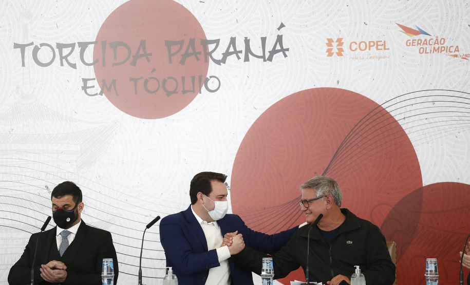 Governador Carlos Massa Ratinho Junior durante solenidade de lançamento nesta quinta-feira (08) no Palácio Iguaçu da campanha Torcida Paraná em Tóquio. O Estado terá a maior delegação de atletas da história do Paraná está na fase final de preparação para os Jogos Olímpicos e Paralímpicos Tóquio-2020 com 35 atletas.  -  Curitiba, 08/07/2021  -  Foto: Jonathan Campos/AEN