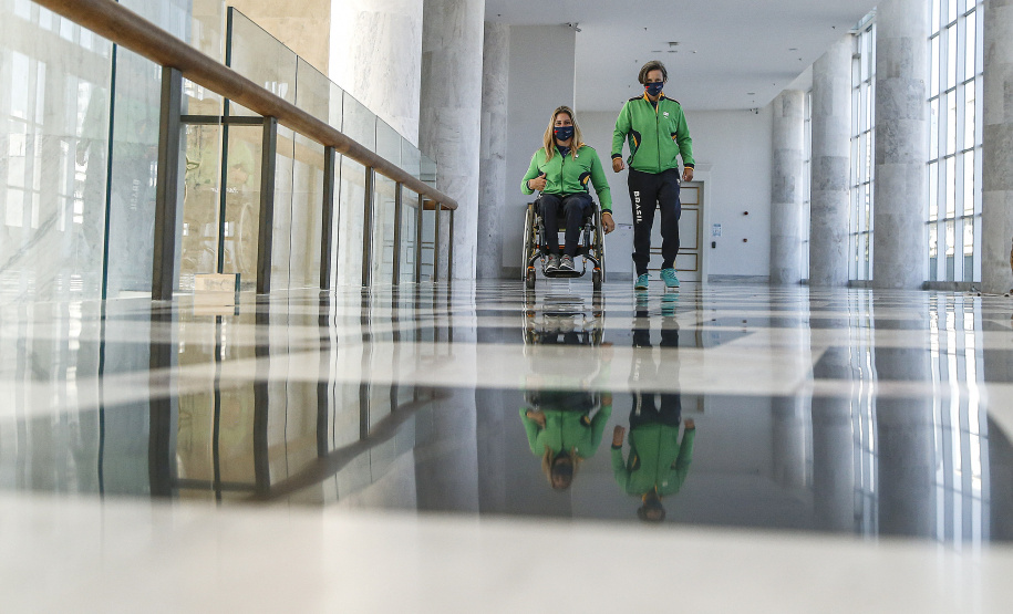 Governador Carlos Massa Ratinho Junior durante solenidade de lançamento nesta quinta-feira (08) no Palácio Iguaçu da campanha Torcida Paraná em Tóquio. O Estado terá a maior delegação de atletas da história do Paraná está na fase final de preparação para os Jogos Olímpicos e Paralímpicos Tóquio-2020 com 35 atletas.  -  Curitiba, 08/07/2021  -  Foto: Jonathan Campos/AEN