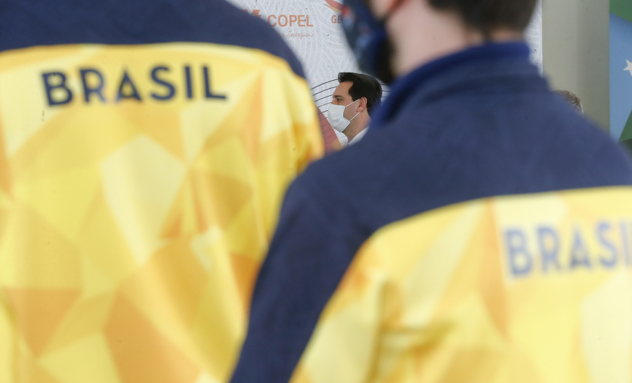 Governador Carlos Massa Ratinho Junior durante solenidade de lançamento nesta quinta-feira (08) no Palácio Iguaçu da campanha Torcida Paraná em Tóquio. O Estado terá a maior delegação de atletas da história do Paraná está na fase final de preparação para os Jogos Olímpicos e Paralímpicos Tóquio-2020 com 35 atletas.  -  Curitiba, 08/07/2021  -  Foto: Jonathan Campos/AEN