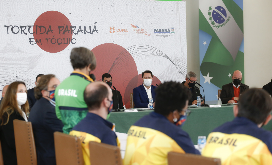 Governador Carlos Massa Ratinho Junior durante solenidade de lançamento nesta quinta-feira (08) no Palácio Iguaçu da campanha Torcida Paraná em Tóquio. O Estado terá a maior delegação de atletas da história do Paraná está na fase final de preparação para os Jogos Olímpicos e Paralímpicos Tóquio-2020 com 35 atletas.  -  Curitiba, 08/07/2021  -  Foto: Jonathan Campos/AEN