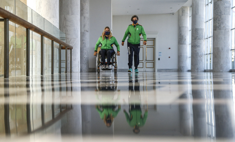 Governador Carlos Massa Ratinho Junior durante solenidade de lançamento nesta quinta-feira (08) no Palácio Iguaçu da campanha Torcida Paraná em Tóquio. O Estado terá a maior delegação de atletas da história do Paraná está na fase final de preparação para os Jogos Olímpicos e Paralímpicos Tóquio-2020 com 35 atletas.  -  Curitiba, 08/07/2021  -  Foto: Jonathan Campos/AEN
