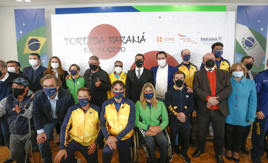 Governador Carlos Massa Ratinho Junior durante solenidade de lançamento nesta quinta-feira (08) no Palácio Iguaçu da campanha Torcida Paraná em Tóquio. O Estado terá a maior delegação de atletas da história do Paraná está na fase final de preparação para os Jogos Olímpicos e Paralímpicos Tóquio-2020 com 35 atletas.  -  Curitiba, 08/07/2021  -  Foto: Jonathan Campos/AEN