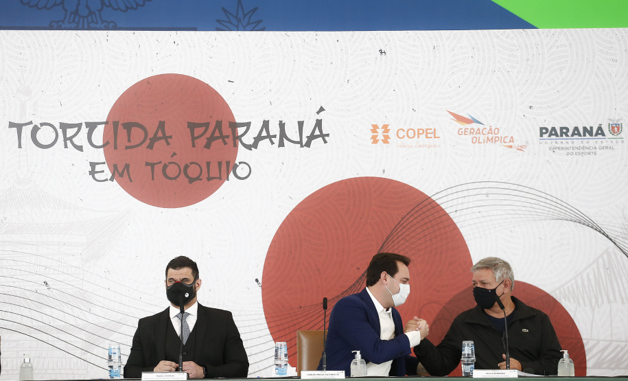 Governador Carlos Massa Ratinho Junior durante solenidade de lançamento nesta quinta-feira (08) no Palácio Iguaçu da campanha Torcida Paraná em Tóquio. O Estado terá a maior delegação de atletas da história do Paraná está na fase final de preparação para os Jogos Olímpicos e Paralímpicos Tóquio-2020 com 35 atletas.  -  Curitiba, 08/07/2021  -  Foto: Jonathan Campos/AEN