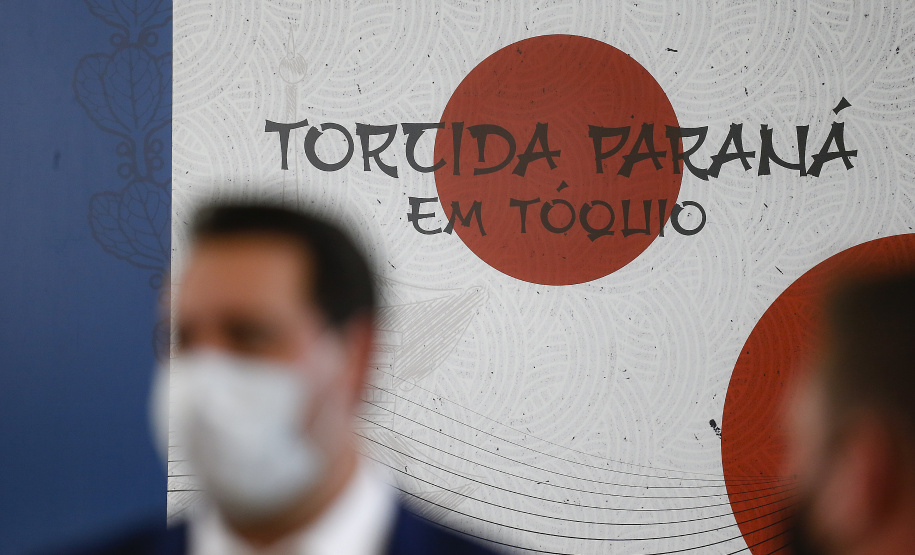 Governador Carlos Massa Ratinho Junior durante solenidade de lançamento nesta quinta-feira (08) no Palácio Iguaçu da campanha Torcida Paraná em Tóquio. O Estado terá a maior delegação de atletas da história do Paraná está na fase final de preparação para os Jogos Olímpicos e Paralímpicos Tóquio-2020 com 35 atletas.  -  Curitiba, 08/07/2021  -  Foto: Jonathan Campos/AEN