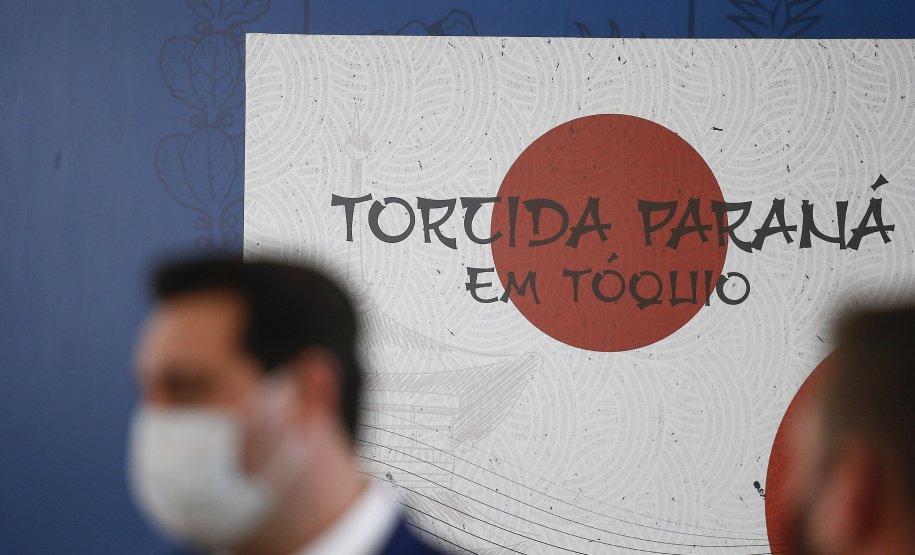 Governador Carlos Massa Ratinho Junior durante solenidade de lançamento nesta quinta-feira (08) no Palácio Iguaçu da campanha Torcida Paraná em Tóquio. O Estado terá a maior delegação de atletas da história do Paraná está na fase final de preparação para os Jogos Olímpicos e Paralímpicos Tóquio-2020 com 35 atletas.  -  Curitiba, 08/07/2021  -  Foto: Jonathan Campos/AEN