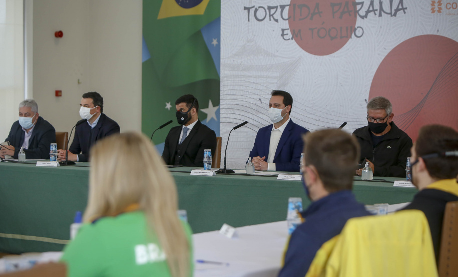 Governador Carlos Massa Ratinho Junior durante solenidade de lançamento nesta quinta-feira (08) no Palácio Iguaçu da campanha Torcida Paraná em Tóquio. O Estado terá a maior delegação de atletas da história do Paraná está na fase final de preparação para os Jogos Olímpicos e Paralímpicos Tóquio-2020 com 35 atletas.Foto Gilson Abreu/AEN