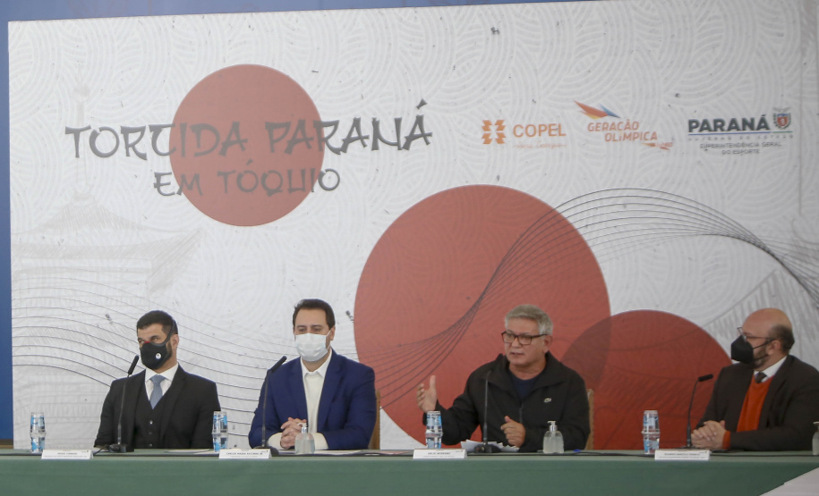 Governador Carlos Massa Ratinho Junior durante solenidade de lançamento nesta quinta-feira (08) no Palácio Iguaçu da campanha Torcida Paraná em Tóquio. O Estado terá a maior delegação de atletas da história do Paraná está na fase final de preparação para os Jogos Olímpicos e Paralímpicos Tóquio-2020 com 35 atletas.Foto Gilson Abreu/AEN