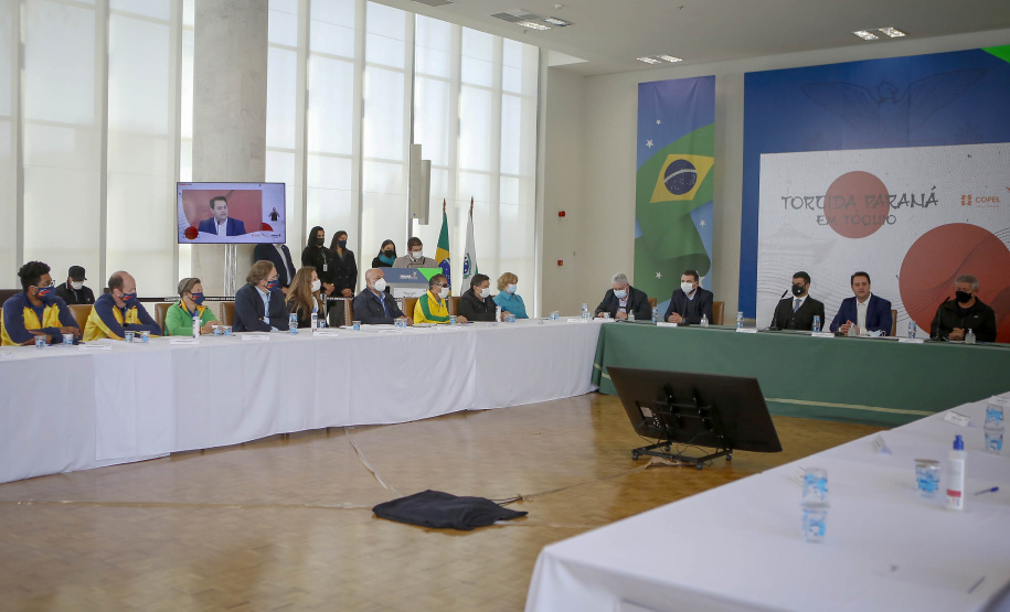Governador Carlos Massa Ratinho Junior durante solenidade de lançamento nesta quinta-feira (08) no Palácio Iguaçu da campanha Torcida Paraná em Tóquio. O Estado terá a maior delegação de atletas da história do Paraná está na fase final de preparação para os Jogos Olímpicos e Paralímpicos Tóquio-2020 com 35 atletas.Foto Gilson Abreu/AEN
