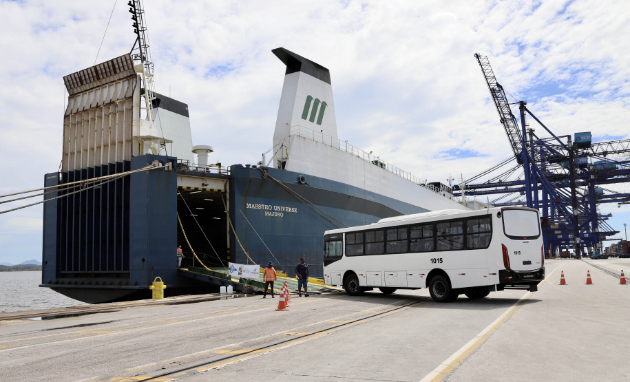 Com 29.081.691 toneladas de cargas movimentadas, os portos do Paraná alcançaram o melhor semestre da história. O volume de produtos importados e exportados entre janeiro e junho de 2021 é 3% maior que o registrado no mesmo período de 2020, quanto foram 28.177.335 toneladas. - Paranaguá, 08/07/2021 - Foto: Claudio Neves/Portos do Paraná