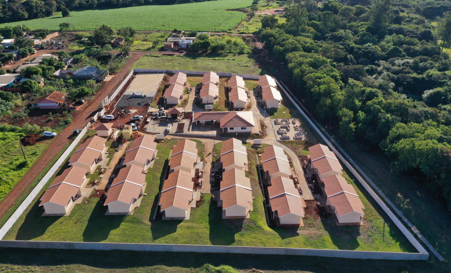 O Governo do Paraná é atualmente o Estado com a maior parceria com a União em projetos de habitação de interesse social. A marca foi alcançada a partir do lançamento da nova modalidade do programa Casa Fácil, voltado à concessão de subsídios a 30 mil famílias em imóvel financiados pela Caixa Econômica Federal e construídos pela iniciativa privada. (Foto: Alessandro Vieira/AEN)