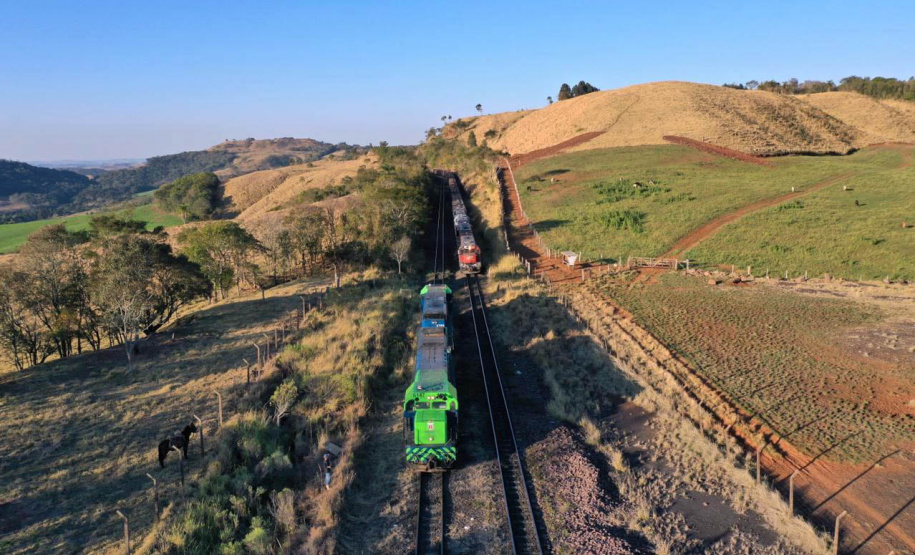 Ibama e Funai visitam os Campos Gerais para conhecer o traçado da Nova Ferroeste. Os técnicos sobrevoaram a Terra Indígena em Nova Laranjeiras. Foto Alessandro Vieira
