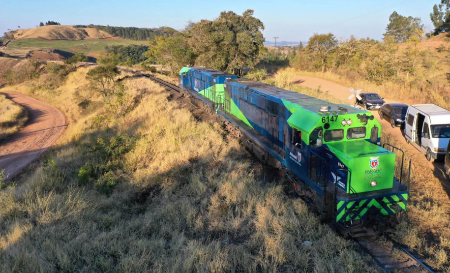 Ibama e Funai visitam os Campos Gerais para conhecer o traçado da Nova Ferroeste. Os técnicos sobrevoaram a Terra Indígena em Nova Laranjeiras. Foto Alessandro Vieira